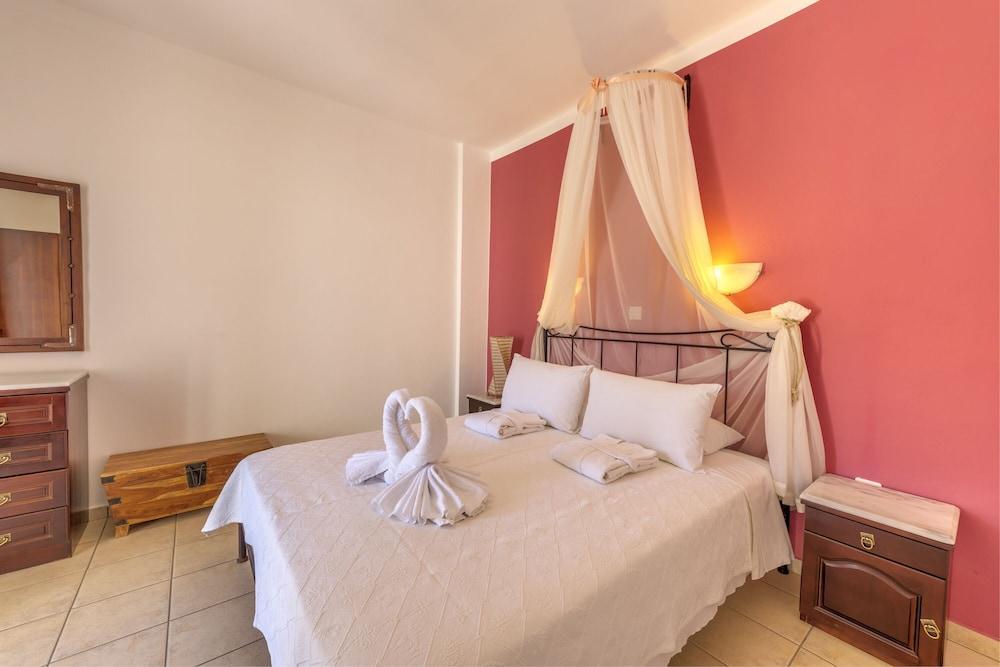 Sunrise Beach Suites アゾリムノス エクステリア 写真